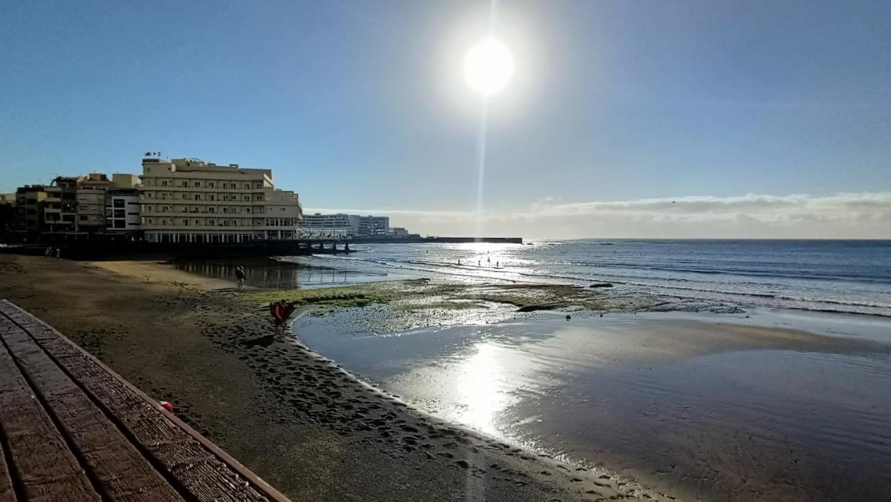 Alquilaencanarias El Medano Junto A La Playa Exterior photo