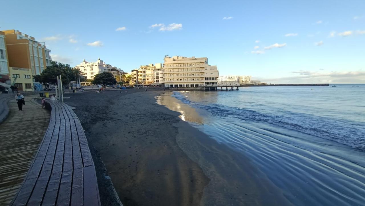 Alquilaencanarias El Medano Junto A La Playa Exterior photo